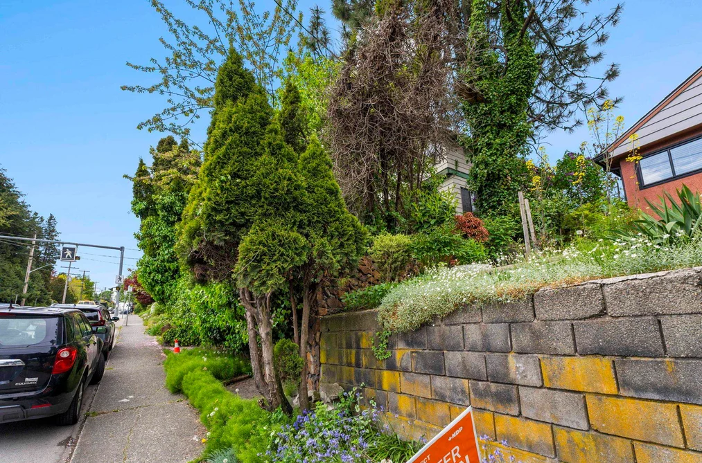 451 E EIGHTH AVENUE, New Westminster BC V3L 4K9, New Westminster BC — Residential for Sale - Photo 2