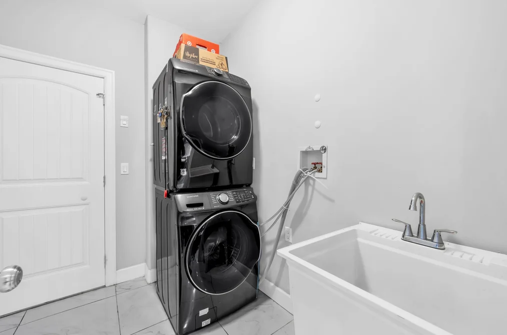 4513 Ellerton Court, Burnaby, BC - Half Duplex for Sale - Photo 18 of 40 4513 Ellerton Court, Burnaby, BC - Half Duplex for Sale - Photo 18 of 40