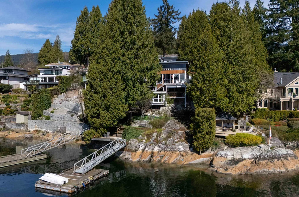 House for sale at 4515 Stonehaven Avenue North Vancouver British Columbia - MLS: R3112021