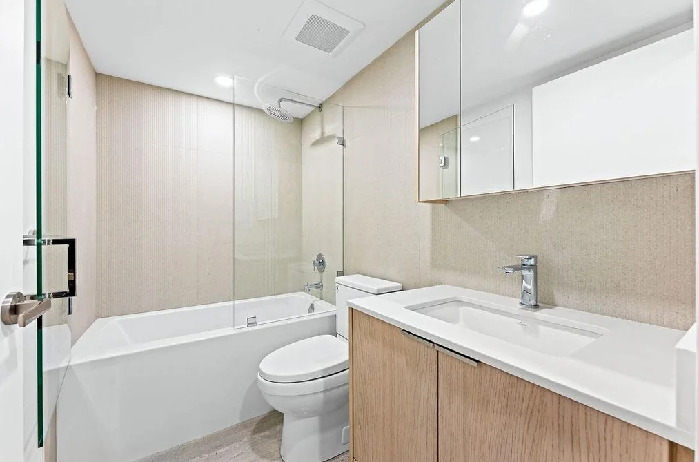 4518 Heather Street, Vancouver, BC - Townhouse for Sale - Photo 12 of 20 4518 Heather Street, Vancouver, BC - Townhouse for Sale - Photo 12 of 20