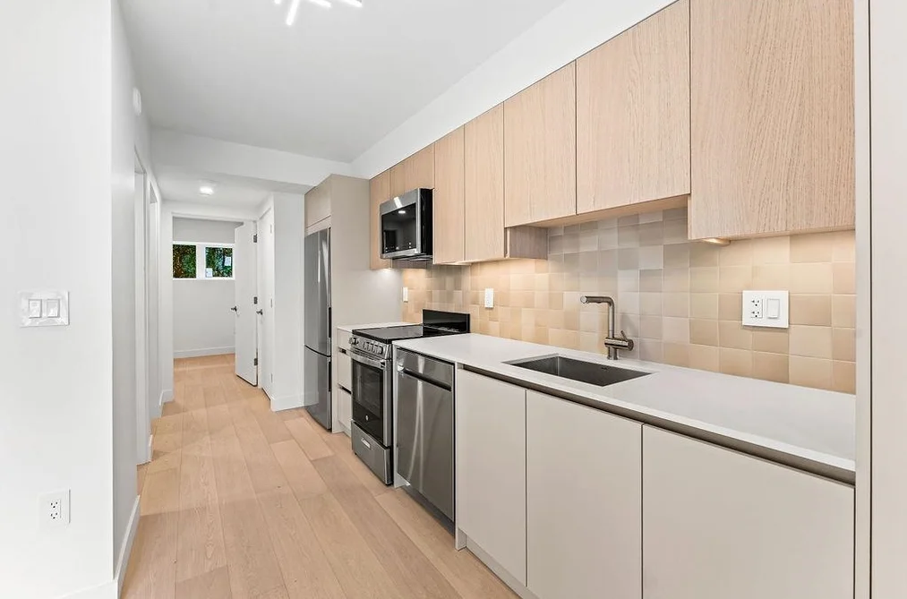4518 Heather Street, Vancouver, BC - Townhouse for Sale - Photo 6 of 20 4518 Heather Street, Vancouver, BC - Townhouse for Sale - Photo 6 of 20