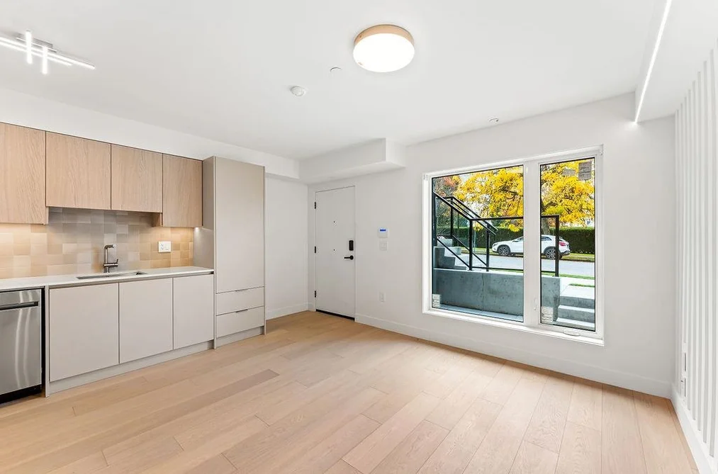 4518 Heather Street, Vancouver, BC - Townhouse for Sale - Photo 7 of 20 4518 Heather Street, Vancouver, BC - Townhouse for Sale - Photo 7 of 20