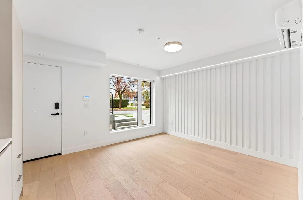 4518 Heather Street, Vancouver, BC - Townhouse for Sale - Photo 8 of 20 4518 Heather Street, Vancouver, BC - Townhouse for Sale - Photo 8 of 20