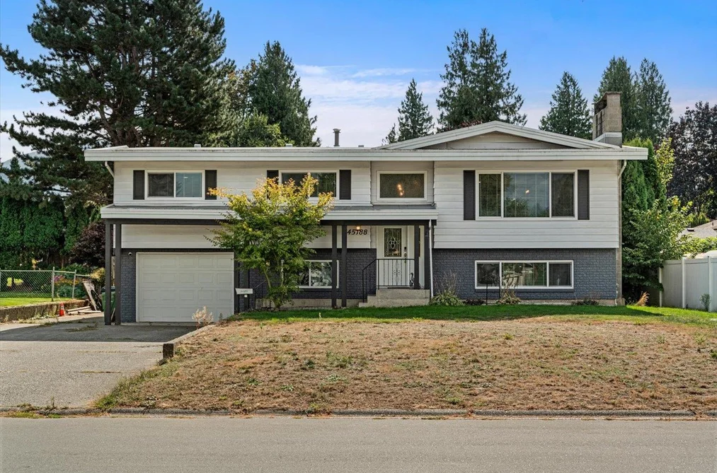 House for sale at 45188 Redwood Avenue Chilliwack British Columbia - MLS: R3165982