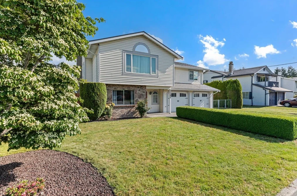 45199 STEVENSON ROAD, Chilliwack BC V2R 1L9, Sardis BC — Residential for Sale - Photo 2