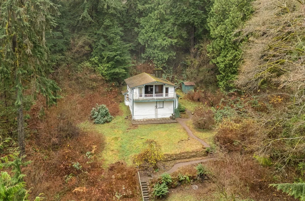 4520 LYNN VALLEY ROAD, North Vancouver BC V7K 2T5, North Vancouver BC — Residential for Sale - Photo 2