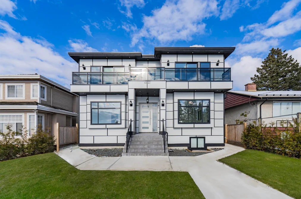 House for sale at 4527 Clinton Street Burnaby British Columbia - MLS: R3109380
