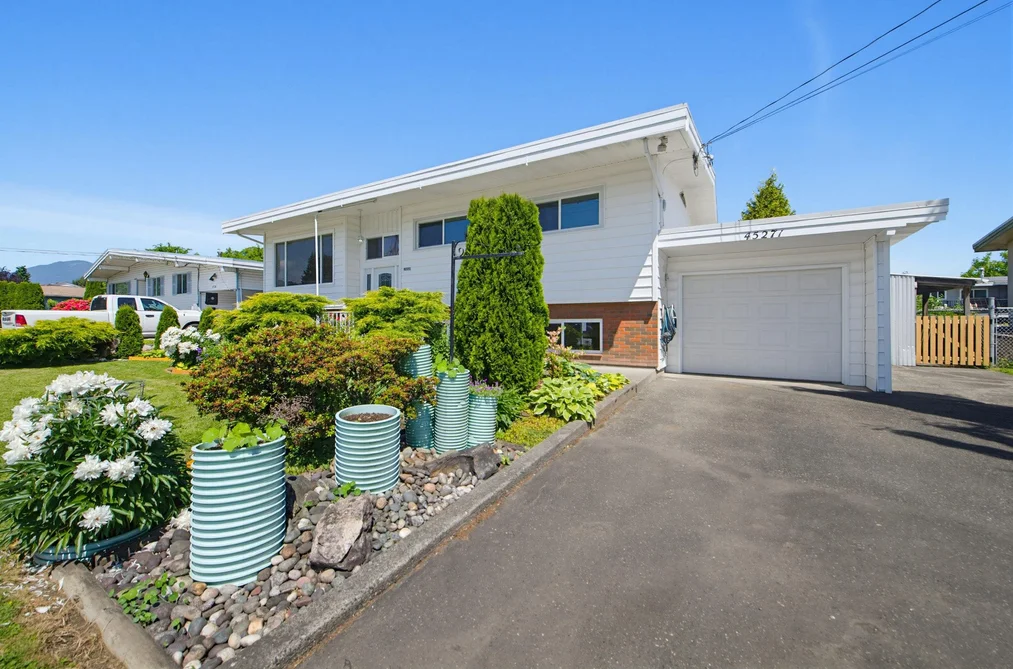 45271 BERNARD AVENUE, Chilliwack BC V2P 1H3, Chilliwack BC — Residential for Sale - Photo 2