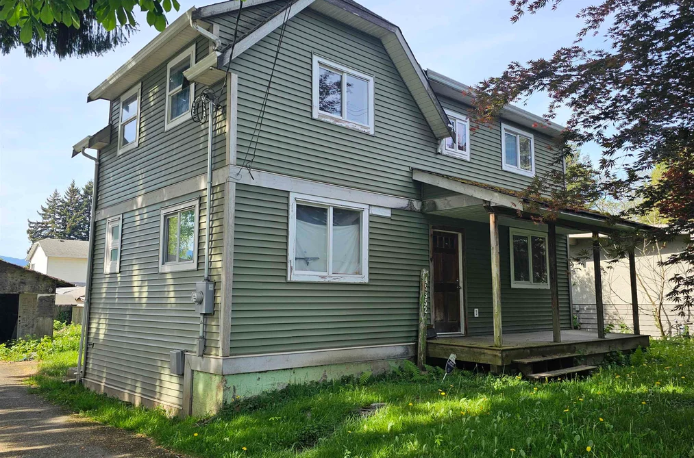 Property for sale at 45352 Bernard Avenue Chilliwack British Columbia - MLS: R3121967