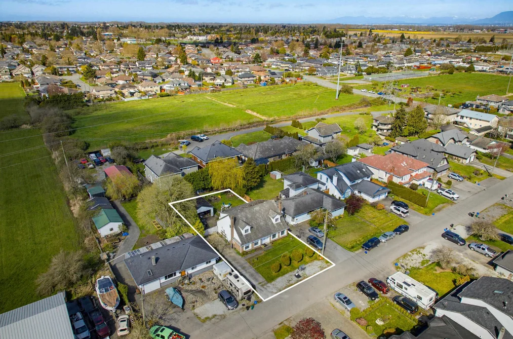 4537 65A STREET, Delta BC V4K 4Y7, Delta BC — Residential for Sale - Photo 2
