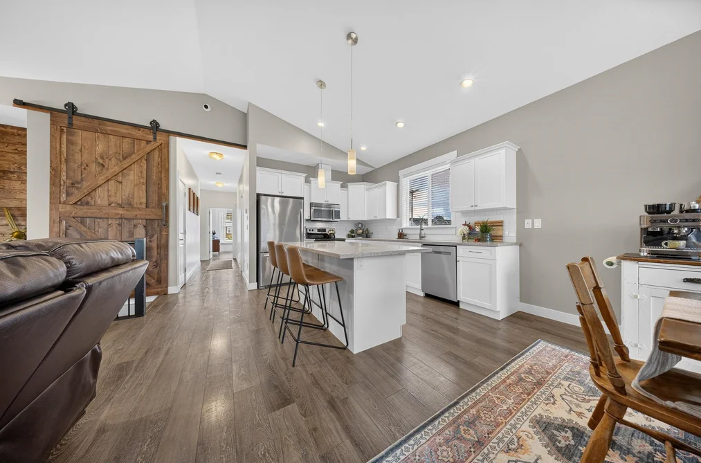 45386 SPADINA AVENUE, Chilliwack BC V2P 1V4, Chilliwack BC — Residential for Sale - Photo 2