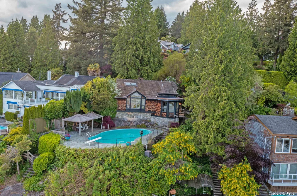4541 STONEHAVEN AVENUE, North Vancouver BC V0V 0V0, North Vancouver BC — Residential for Sale - Photo 4