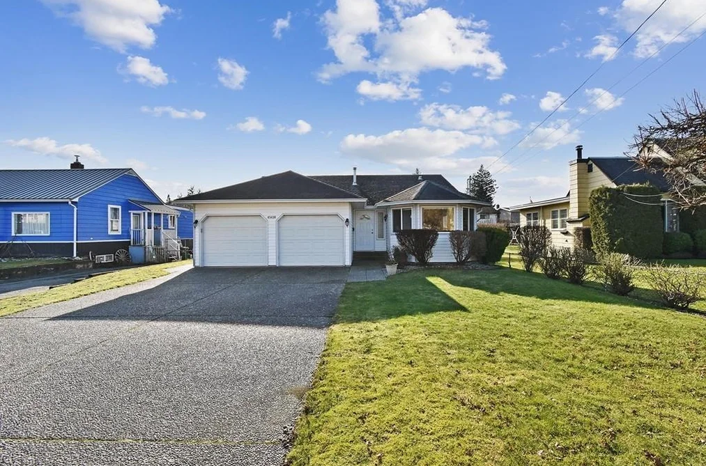 House for sale at 45430 Bernard Avenue Chilliwack British Columbia - MLS: R3111281
