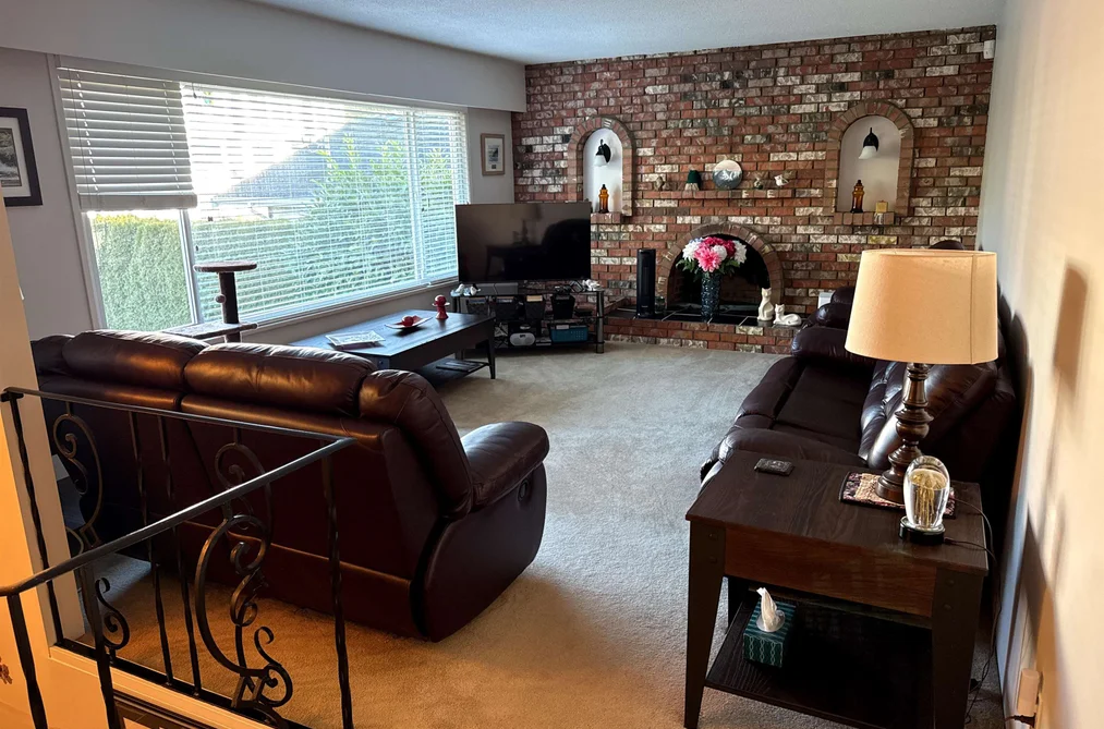 4545 208 STREET, Langley BC V3A 2H7, Langley BC — Residential for Sale - Photo 2