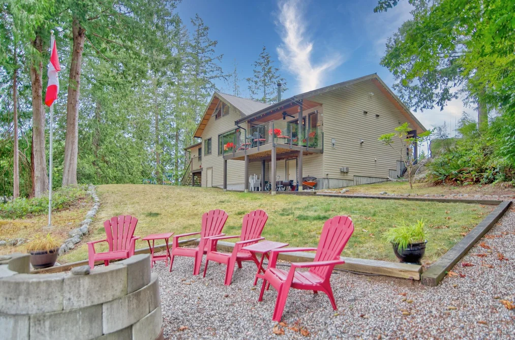 House for sale at 4546 Sinclair Bay Road Garden Bay British Columbia - MLS: R3089221