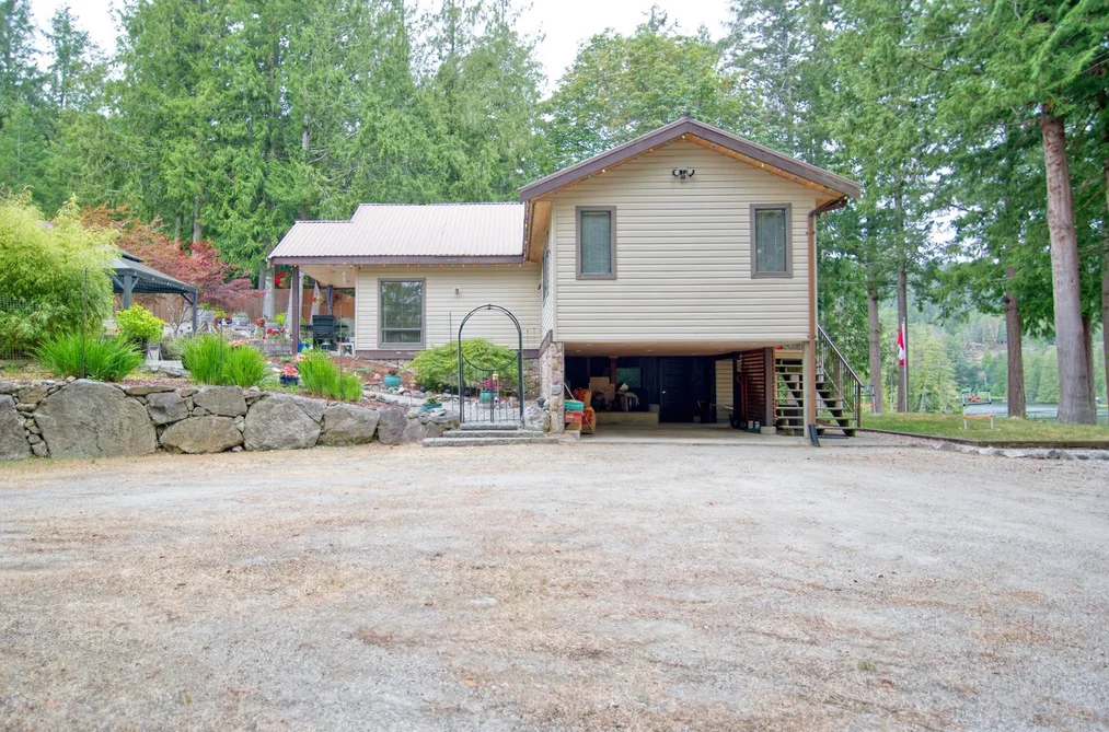 4546 SINCLAIR BAY ROAD, Garden Bay BC V0N 1S1, Garden Bay BC — Residential for Sale - Photo 2