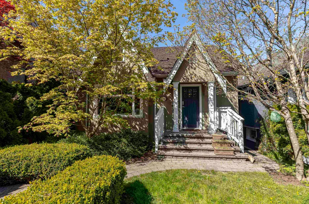 House for sale at 4549 W 12th Avenue Vancouver British Columbia - MLS: R3116336