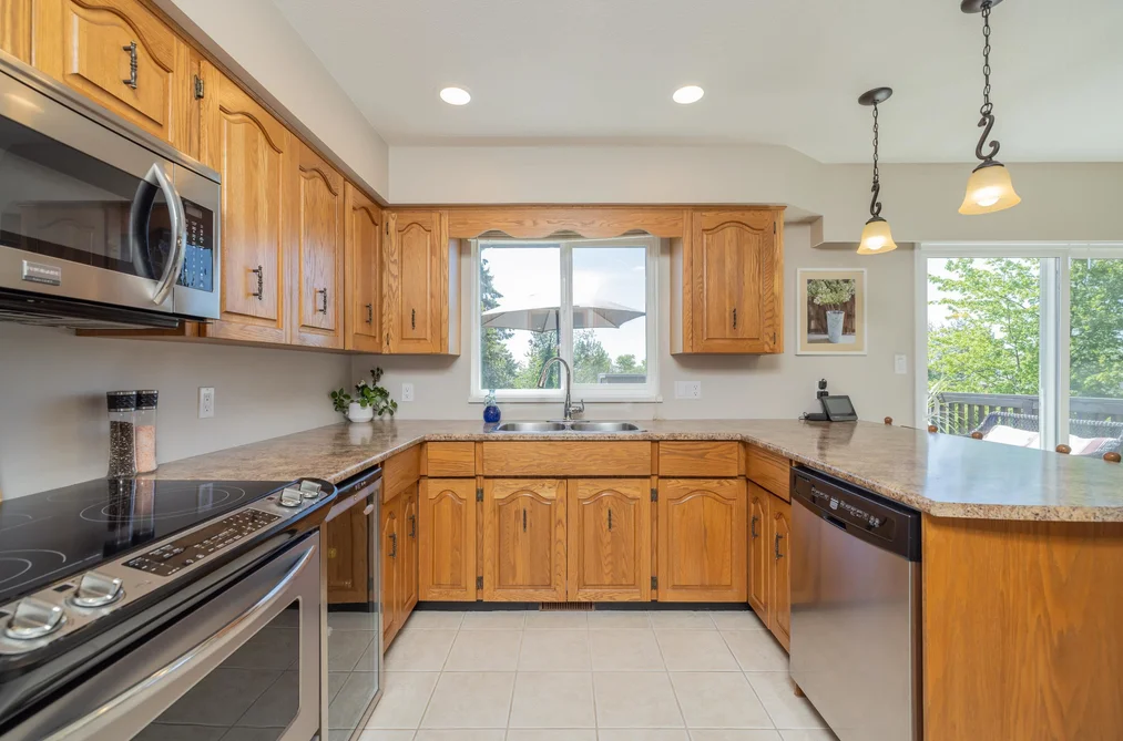 455 ALOUETTE DRIVE, Coquitlam BC V3C 4Y7, Coquitlam BC — Residential for Sale — Photo 10 of 40