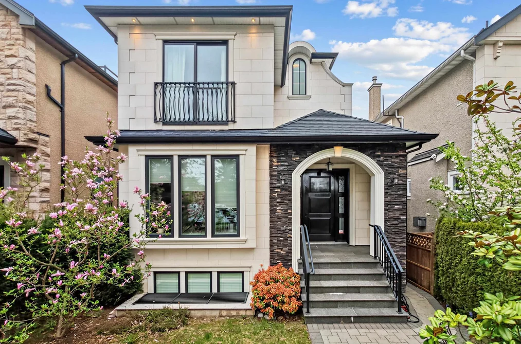 House for sale at 4555 W 9th Avenue Vancouver British Columbia - MLS: R3161474