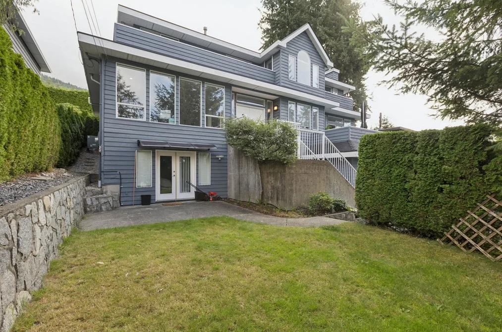 456 Montroyal Blvd, North Vancouver, BC - MLS: R3164078