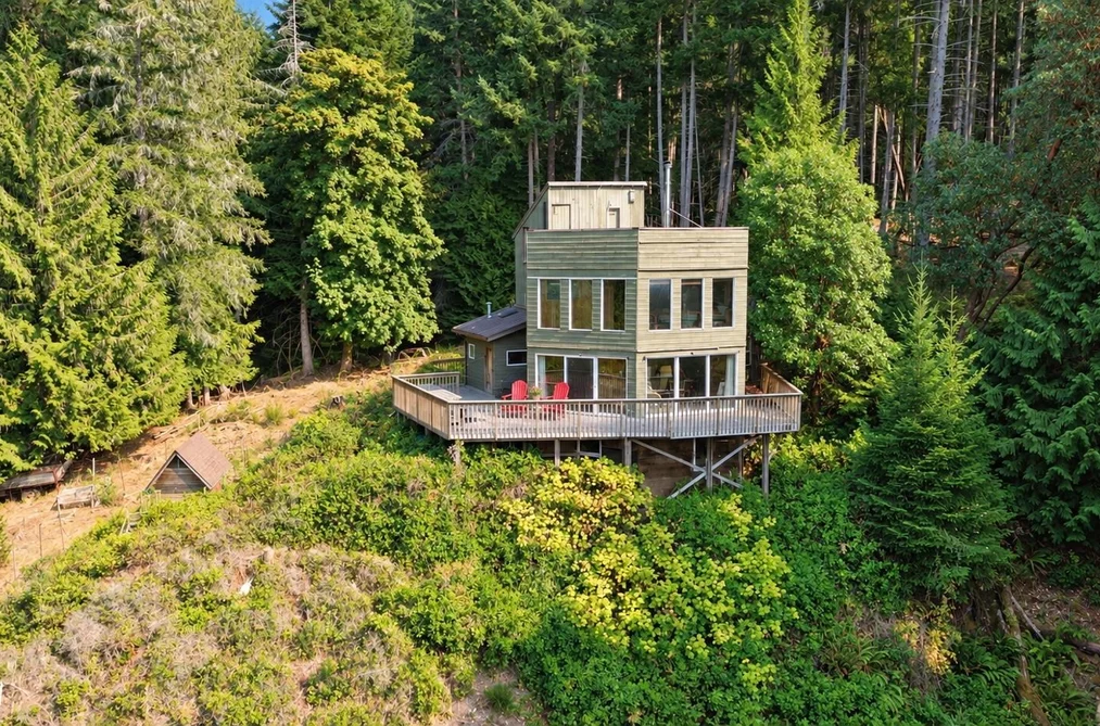 456 Steward Drive, Galiano Island, BC - MLS: R3164462 - Photo 2 456 Steward Drive, Galiano Island, BC - MLS: R3164462 - Photo 2