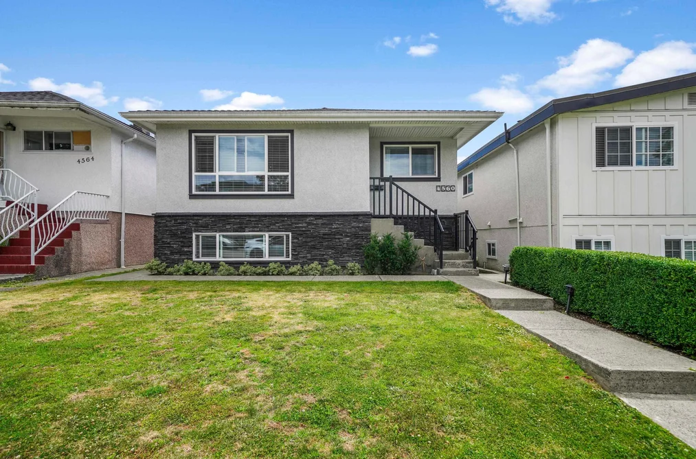 House for sale at 4560 Pender Street Burnaby British Columbia - MLS: R3131619