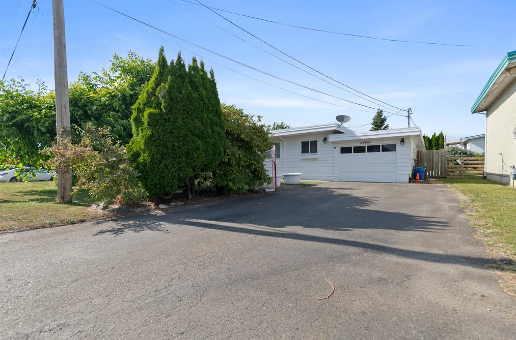 45603 REECE AVENUE, Chilliwack BC V2P 2Z9, Chilliwack BC — Residential for Sale - Photo 3