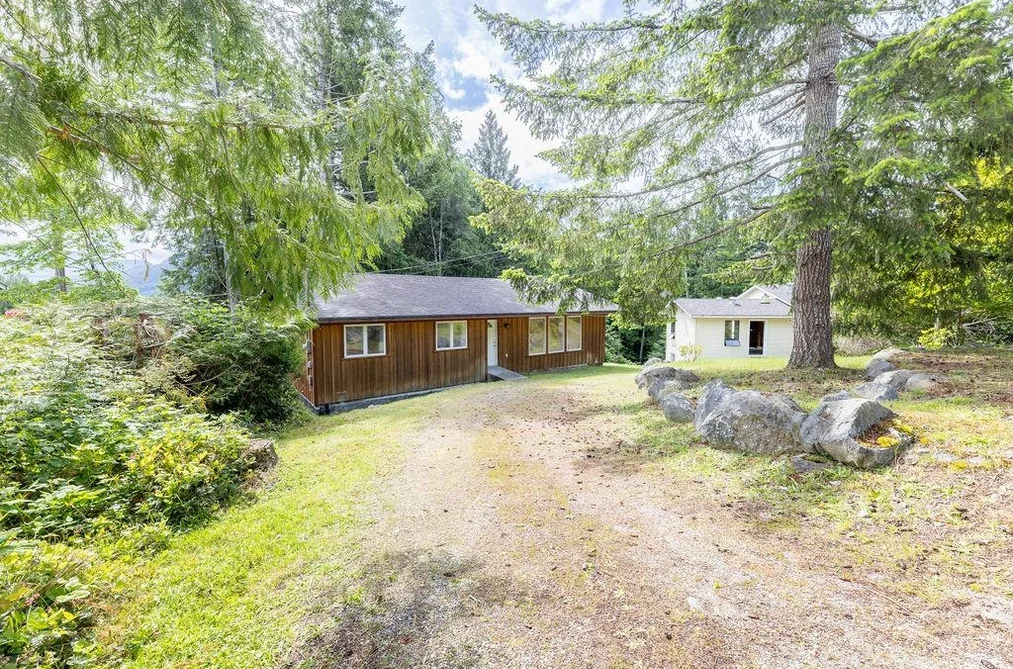 House for sale at 4561 Sinclair Bay Road Garden Bay British Columbia - MLS: R3095127