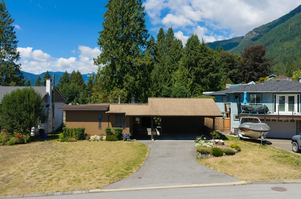 House for sale at 4568 Marineview Crescent North Vancouver British Columbia - MLS: R3152371