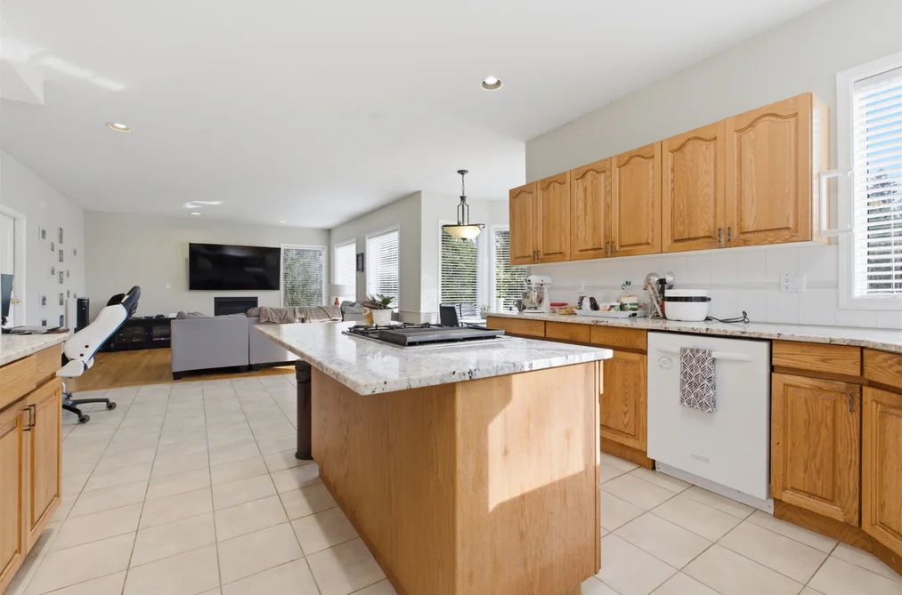 4570 MAYSFIELD CRESCENT, Langley BC V3A 4M1, Langley BC — Residential for Sale - Photo 4