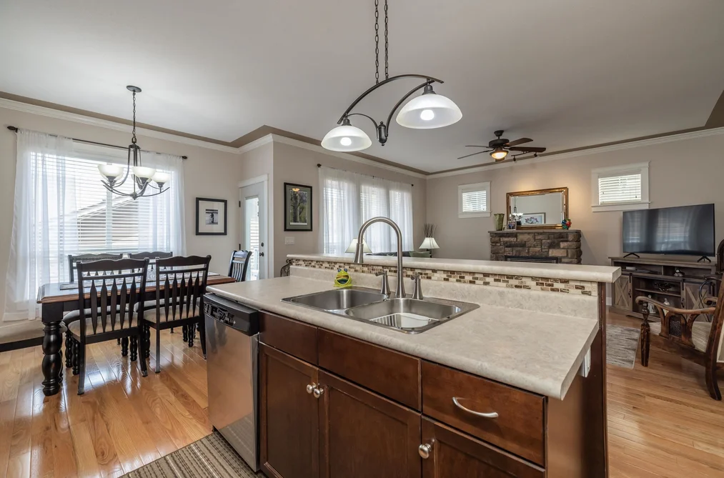 45715 SAFFLOWER CRESCENT, Chilliwack BC V2R 0H6, Chilliwack BC — Residential for Sale — Photo 14 of 40
