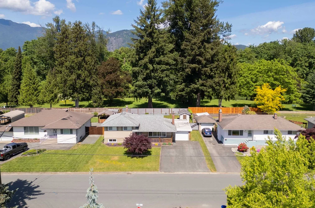 House for sale at 45741 Berkeley Avenue Chilliwack British Columbia - MLS: R3122228