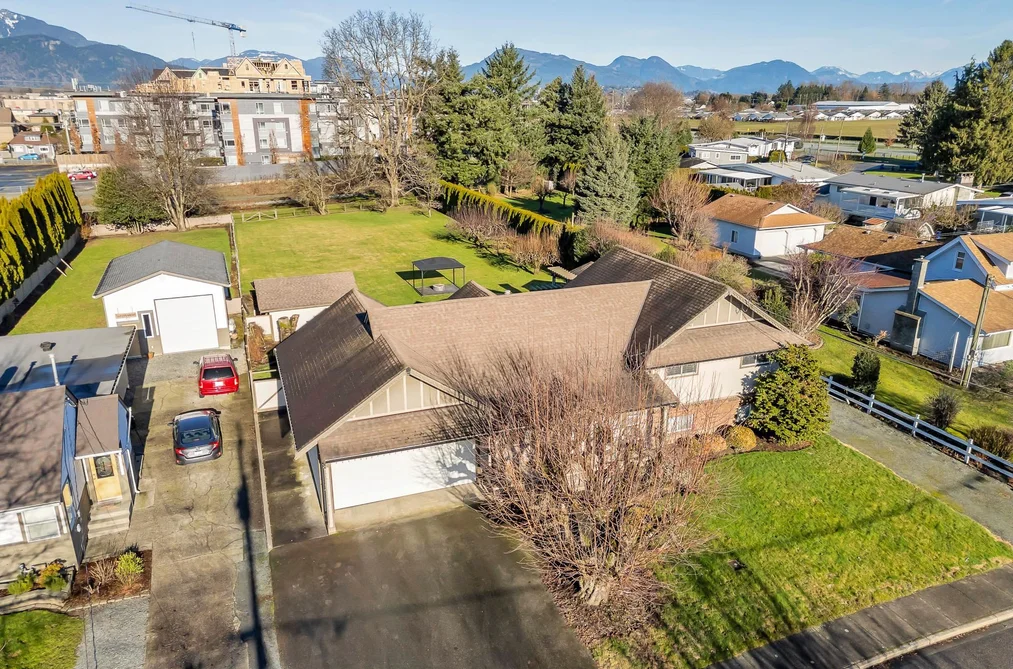 45757 BRITTON AVENUE, Chilliwack BC V2R 1X7, Chilliwack BC — Residential for Sale - Photo 2