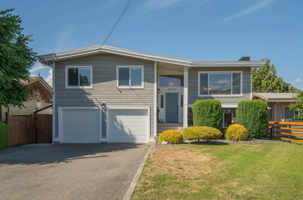House for sale at 45793 Lewis Avenue Chilliwack British Columbia - MLS: R3145442