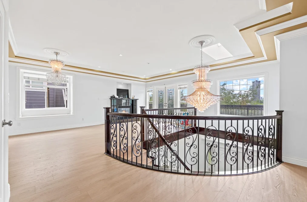 4581 PARKER STREET, Burnaby BC V5C 3E1, Burnaby BC — Residential for Sale — Photo 5 of 38