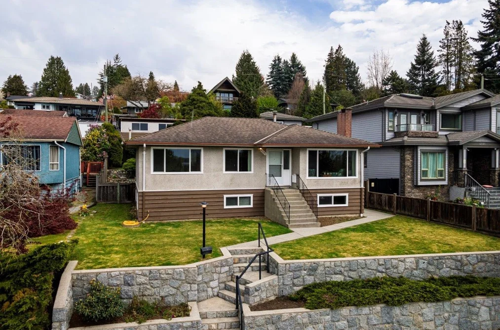 4581 SUNLAND PLACE, Burnaby BC V5J 3A3, Burnaby BC — Residential for Sale - Photo 2