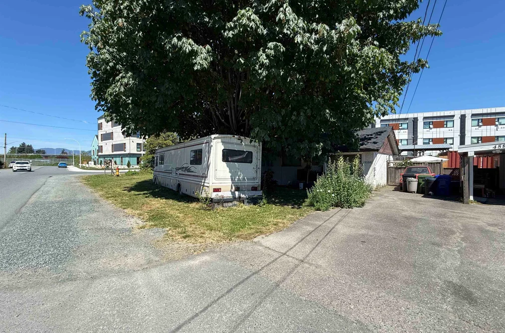 45881 ROWAT AVENUE, Chilliwack BC V2P 1J2, Chilliwack BC — Residential for Sale — Photo 4 of 13
