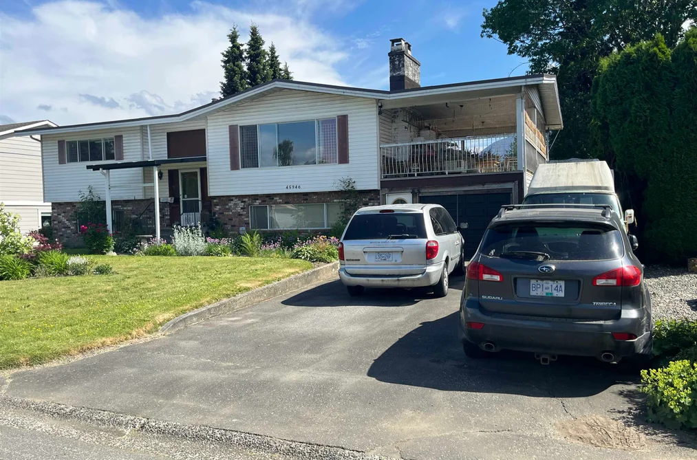 45946 SILVER AVENUE, Chilliwack BC V2R 1Z2, Chilliwack BC — Residential for Sale - Photo 2