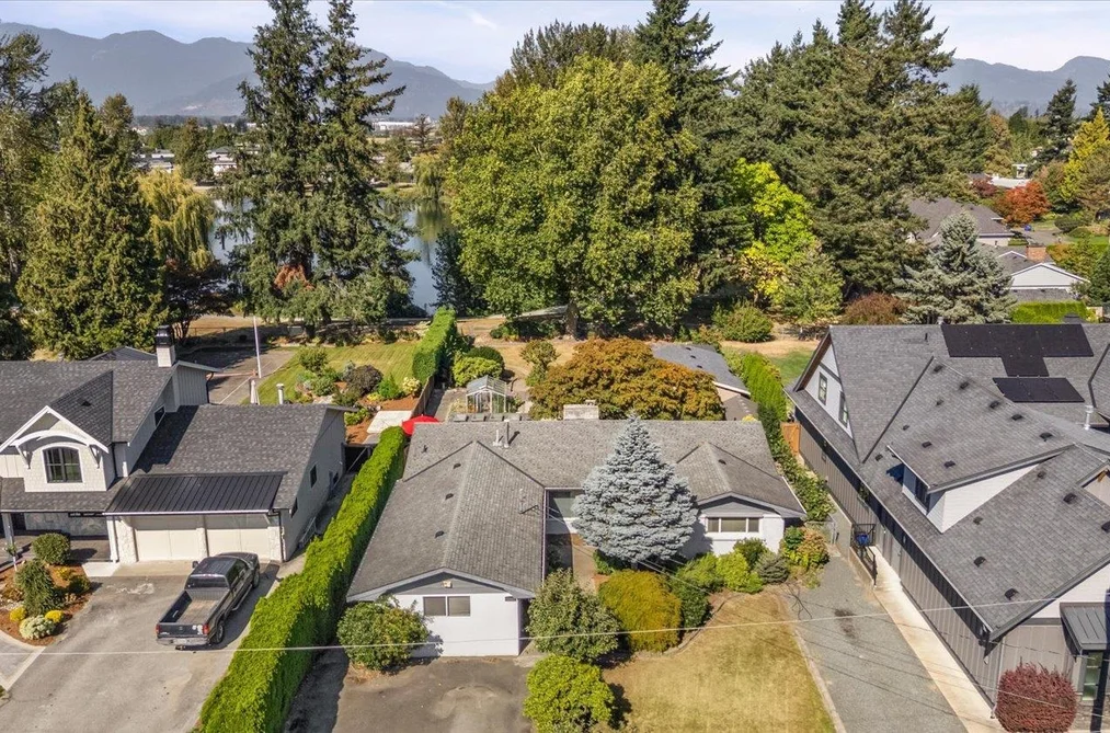 House for sale at 45985 Collins Drive Chilliwack British Columbia - MLS: R3167175