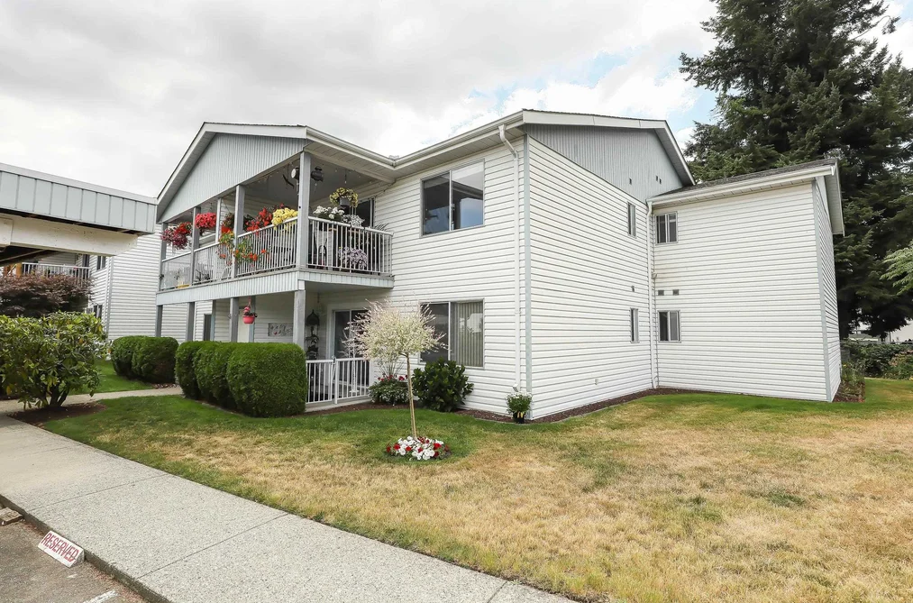 46 32691 GARIBALDI DRIVE, Abbotsford BC V2T 5T7, Abbotsford BC — Residential for Sale - Photo 2