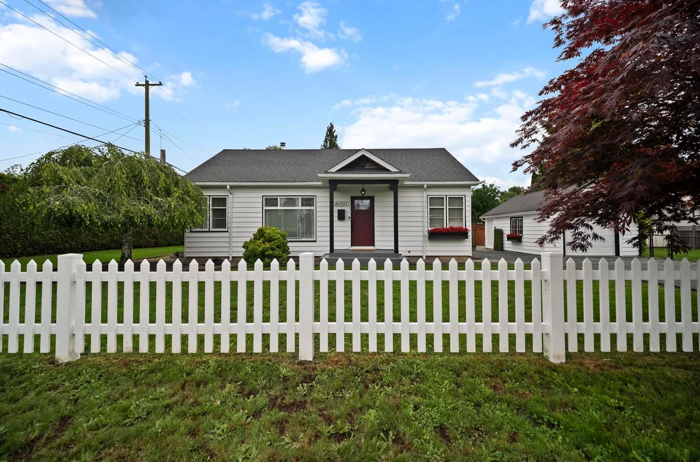 House for sale at 46005 Riverside Drive Chilliwack British Columbia - MLS: R3123909