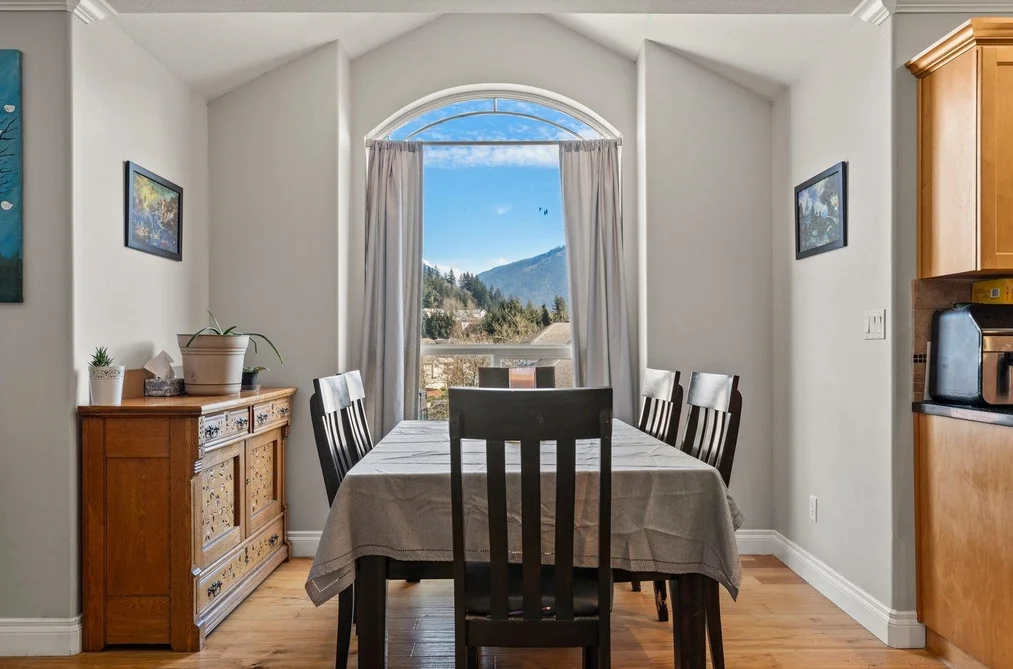 46017 SHERWOOD DRIVE, Chilliwack BC V2R 5R2, Chilliwack BC — Residential for Sale — Photo 10 of 40