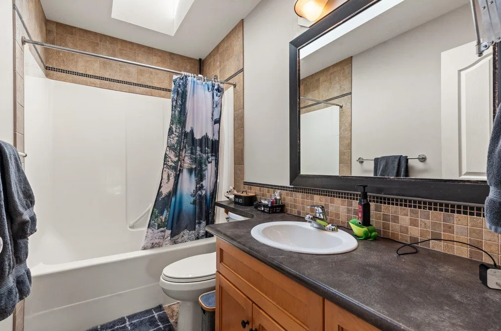 46017 SHERWOOD DRIVE, Chilliwack BC V2R 5R2, Chilliwack BC — Residential for Sale — Photo 29 of 40