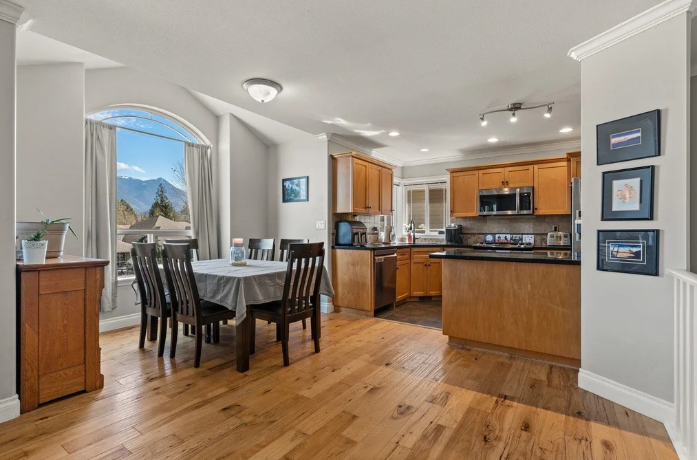 46017 SHERWOOD DRIVE, Chilliwack BC V2R 5R2, Chilliwack BC — Residential for Sale — Photo 9 of 40
