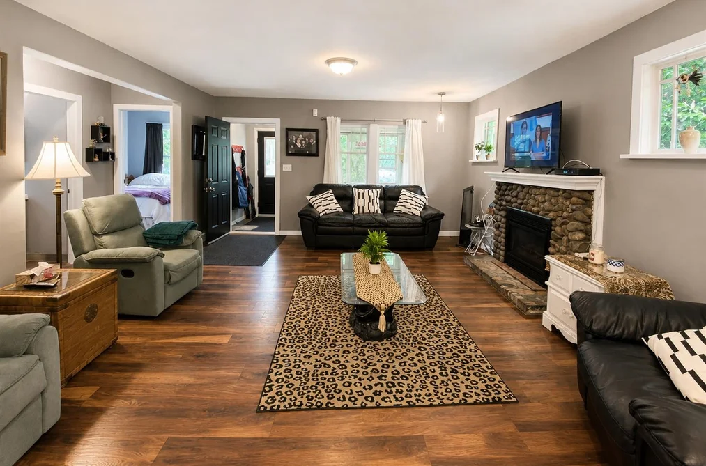 46031 CLEVELAND AVENUE, Chilliwack BC V2P 2W9, Chilliwack BC — Residential for Sale — Photo 3 of 10