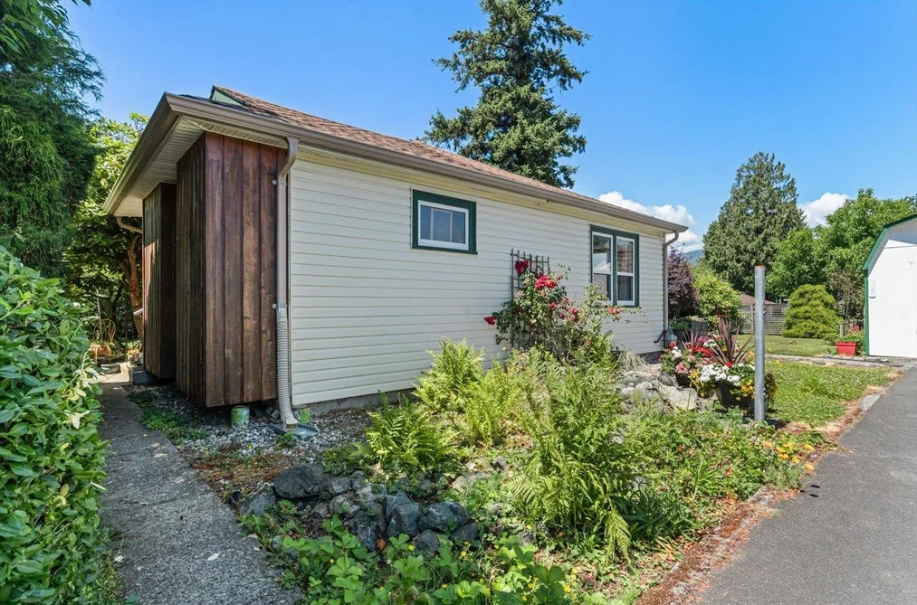 46033 FIFTH AVENUE, Chilliwack BC V2P 1M6, Chilliwack BC — Residential for Sale - Photo 2