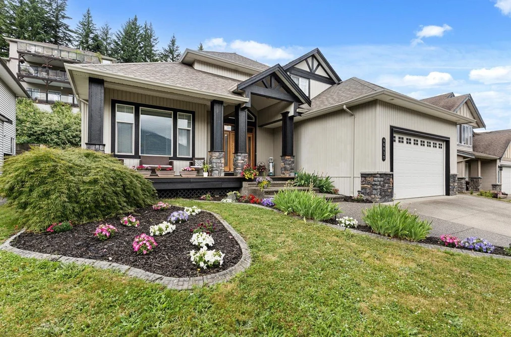 46035 SHERWOOD DRIVE, Chilliwack BC V2R 5R2, Chilliwack BC — Residential for Sale - Photo 2