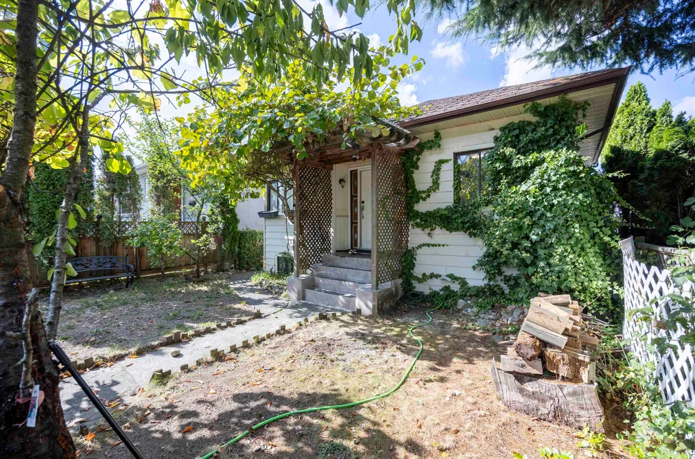 House for sale at 4605 Rupert Street Vancouver British Columbia - MLS: R3169523