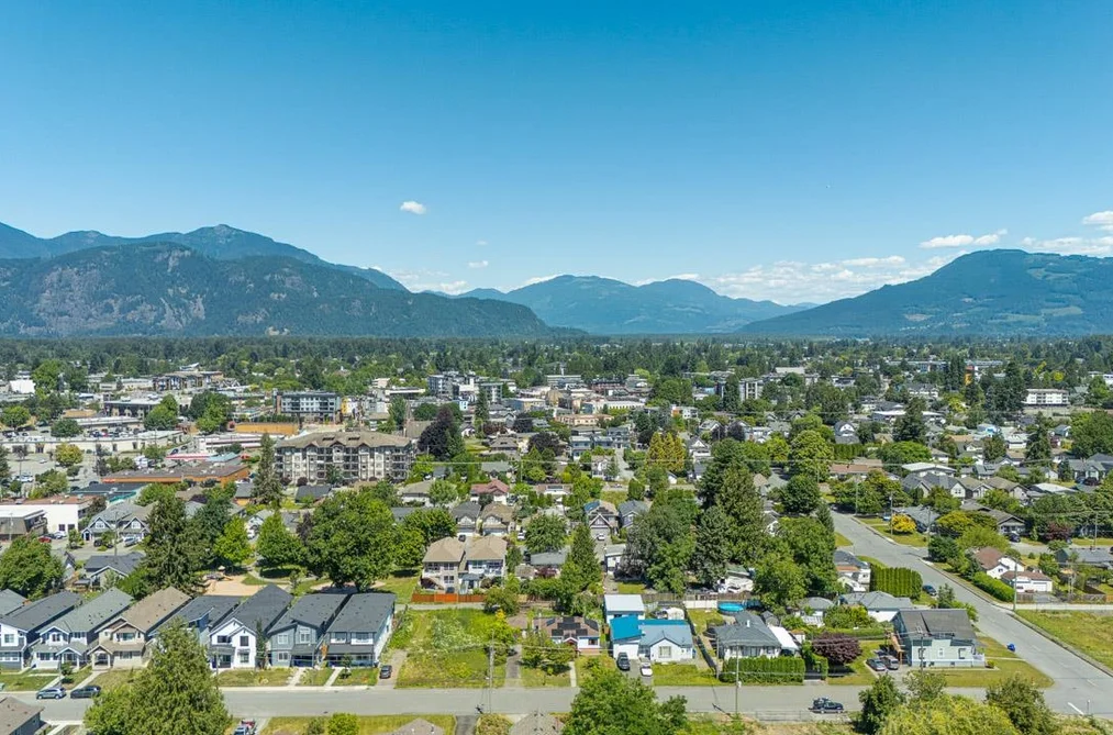 46054 THIRD AVENUE, Chilliwack BC V2P 1R4, Chilliwack BC — Residential for Sale - Photo 2