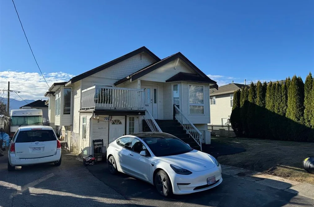 46058 SECOND AVENUE, Chilliwack BC V2P 1S5, Chilliwack BC — Residential for Sale - Photo 2